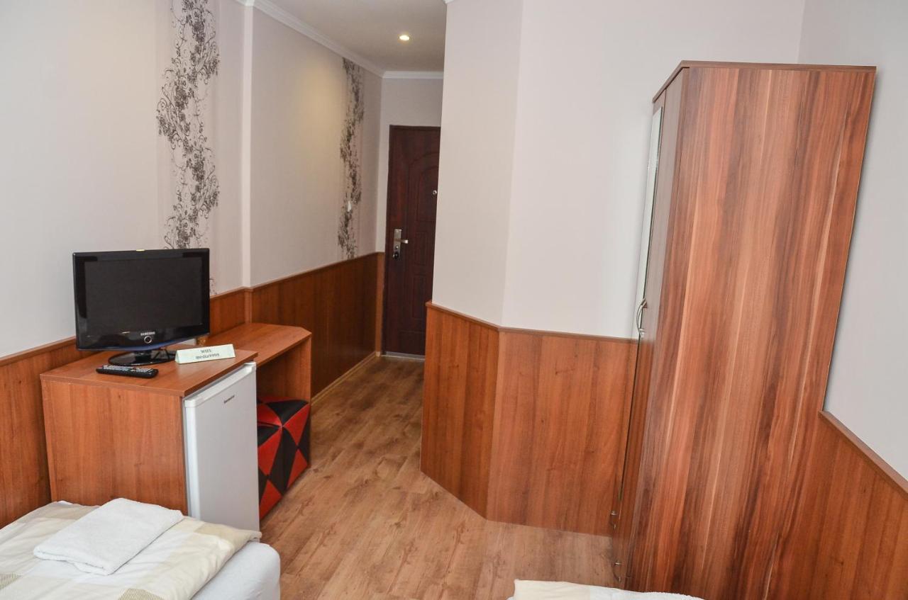 Media Panzio Es Apartmanhaz Hajduszoboszlo Bagian luar foto
