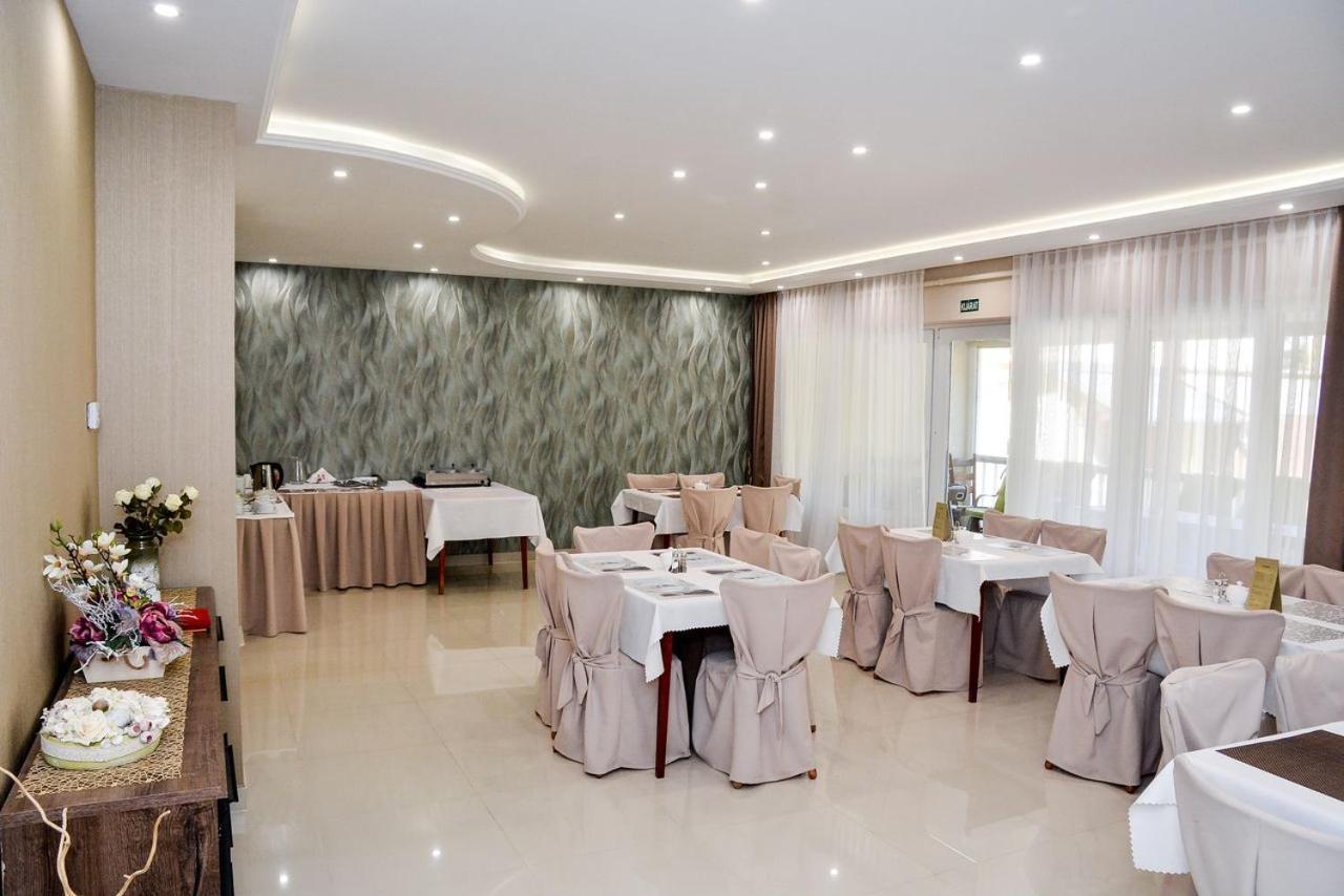 Media Panzio Es Apartmanhaz Hajduszoboszlo Bagian luar foto