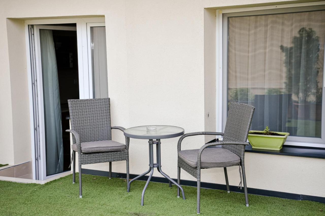 Media Panzio Es Apartmanhaz Hajduszoboszlo Bagian luar foto