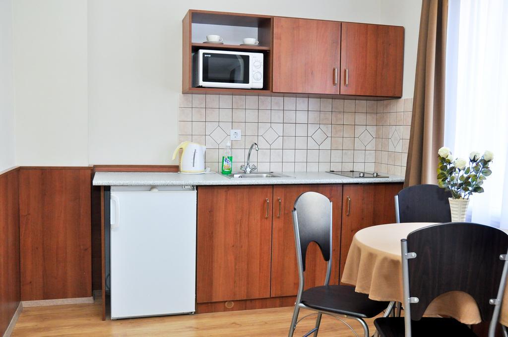 Media Panzio Es Apartmanhaz Hajduszoboszlo Ruang foto